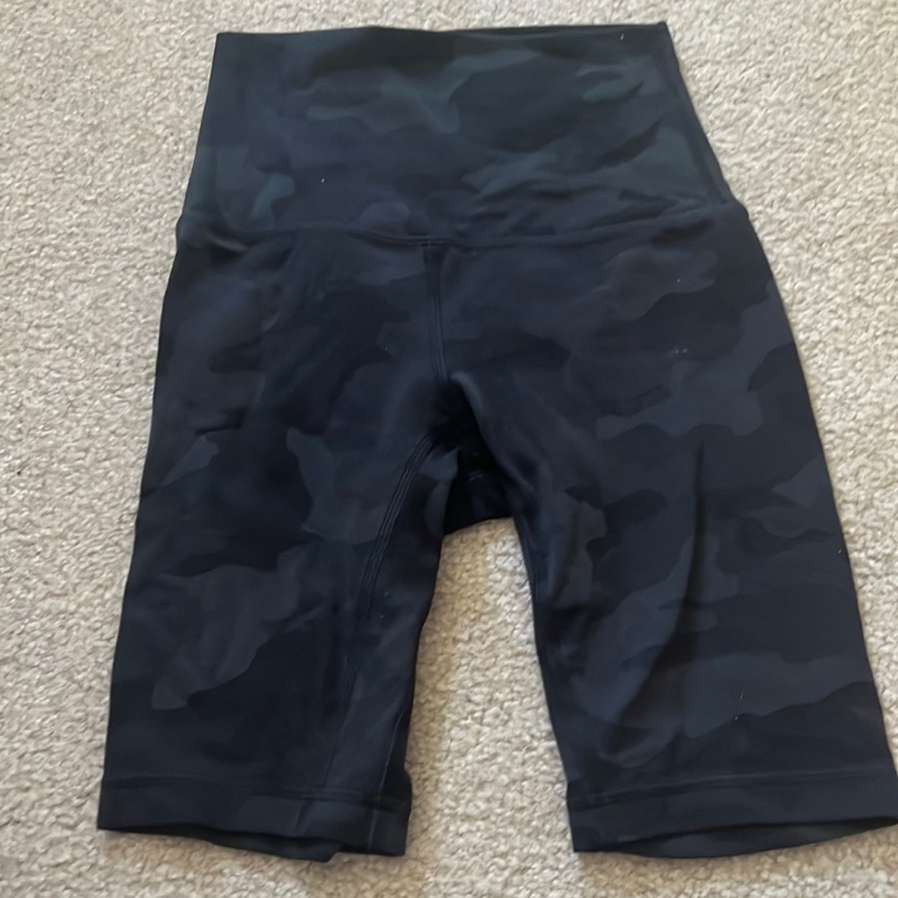 lululemon camo bike shorts size 0